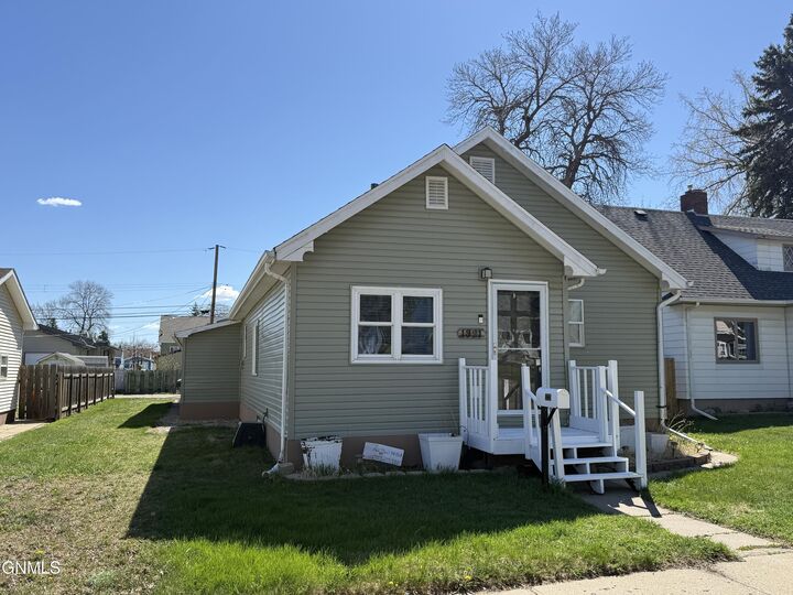 Property Photo: 1321 Main Street S ND 58701