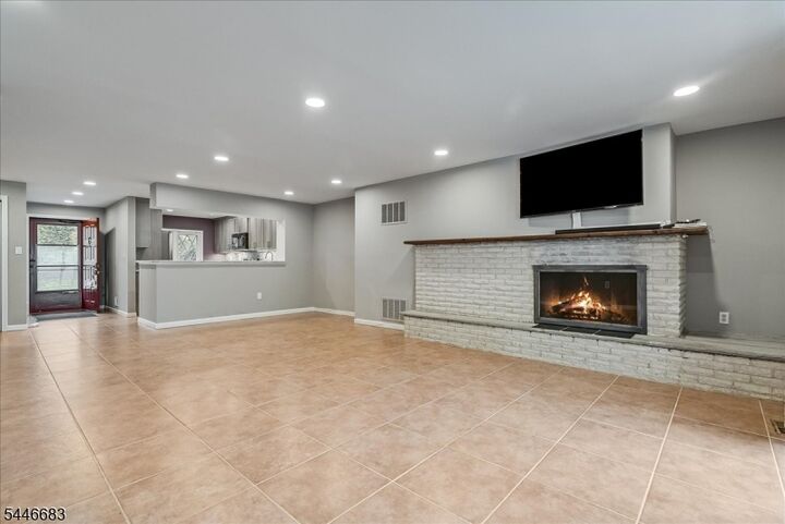 Property Photo:  8 Dorado Dr G  NJ 07960 