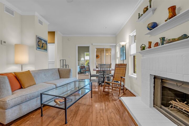 Property Photo: 4041 Drake Street 212 TX 77005