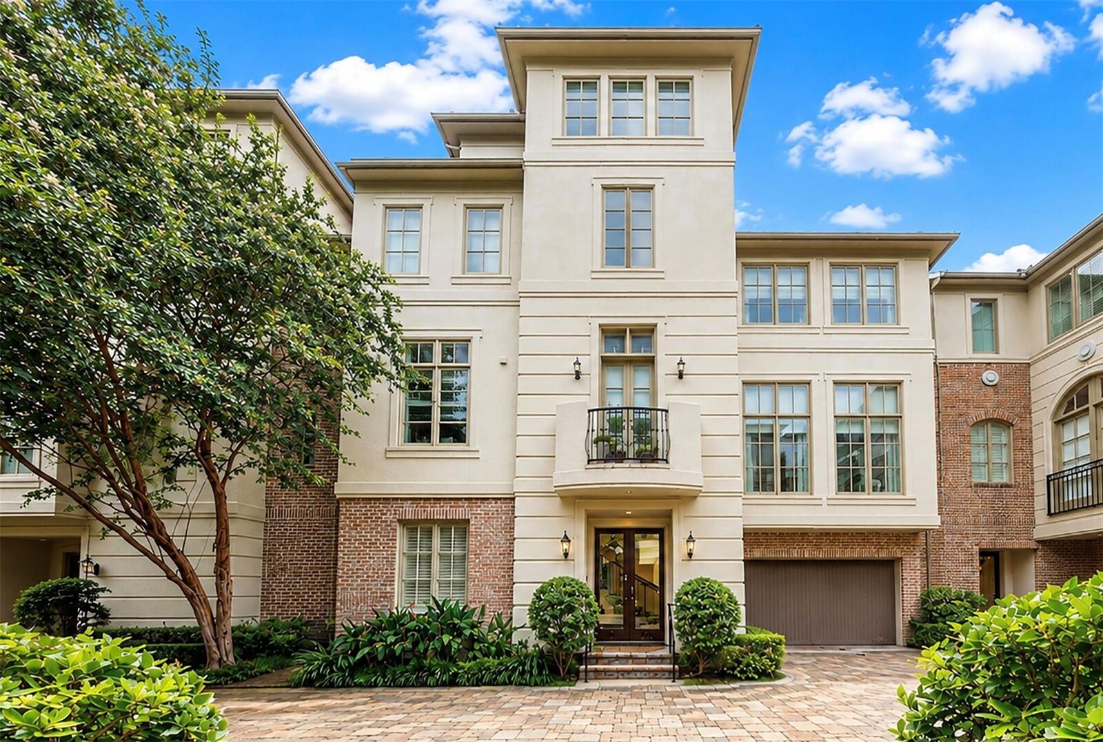 Property Photo:  523 Lovett Boulevard  TX 77006 