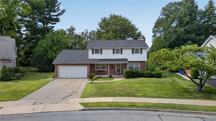 Property Photo:  1527 Bayberry Lane  PA 18018 