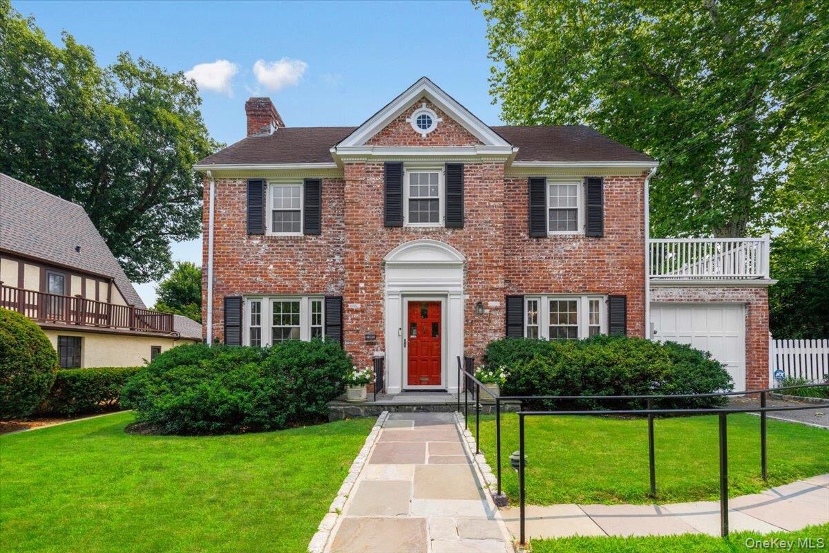 Property Photo:  54 Strathmore Road  NY 10583 