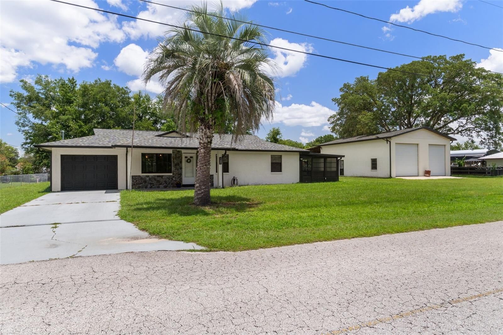 Property Photo: 11891 SE 84th Avenue FL 34420