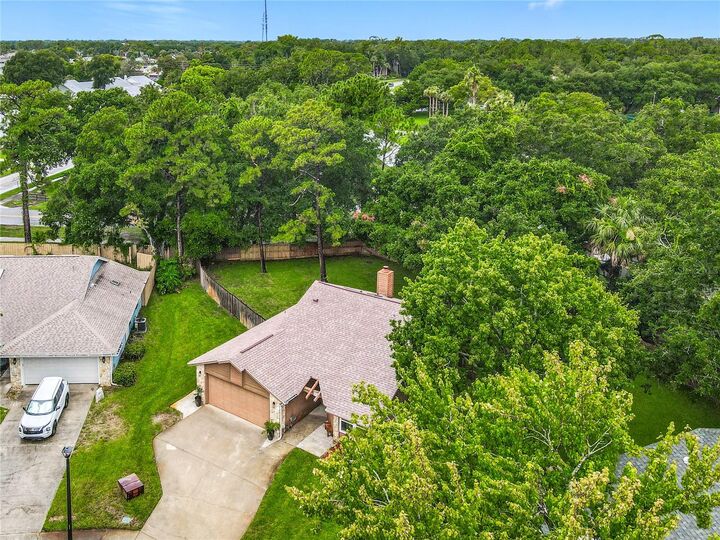 Property Photo: 900 N Lakewood Terrace FL 32127