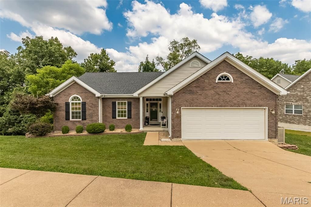 Property Photo: 1652 Ivy Chase Lane MO 63026