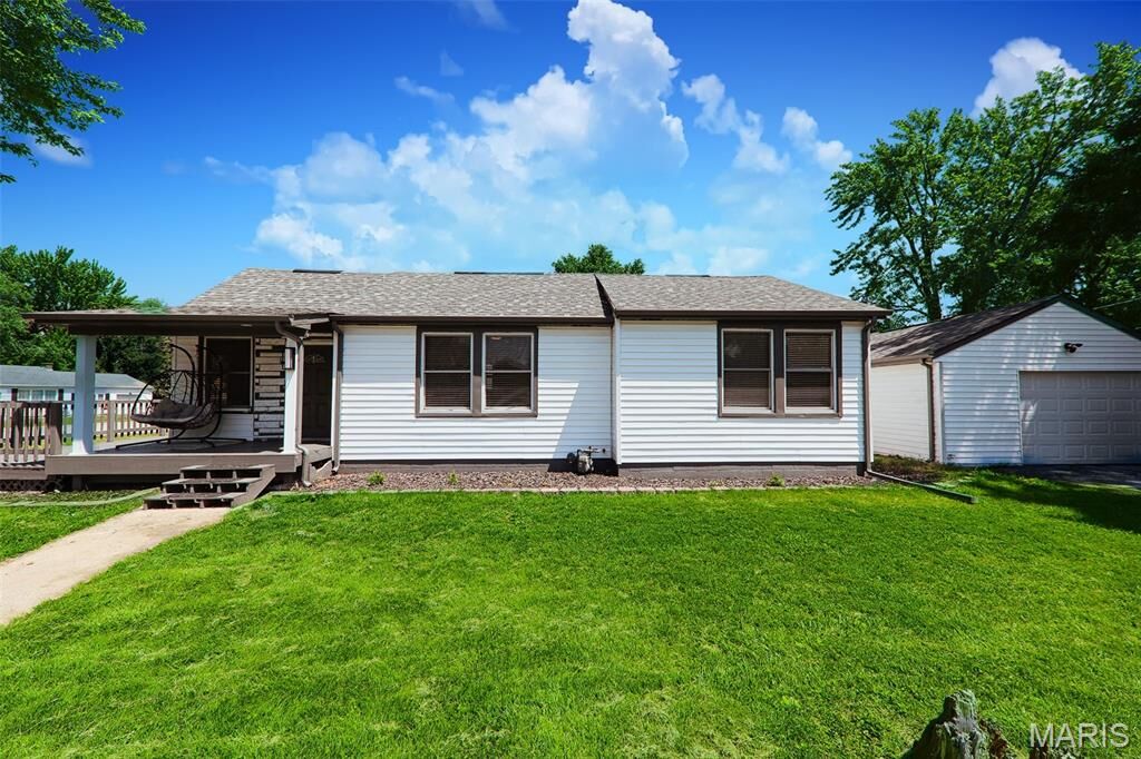 Property Photo: 1 Hyde Park Road IL 62208