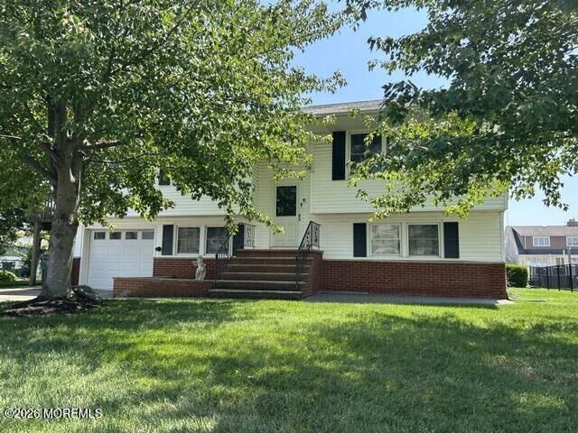 Property Photo:  33 Freeman Court  NJ 08753 