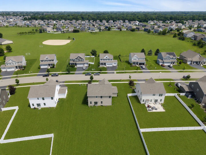 Property Photo: 3079 Grande Trail IL 60560