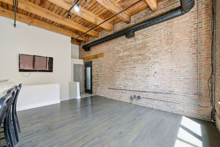 Property Photo:  331 S Peoria Street 107  IL 60607 