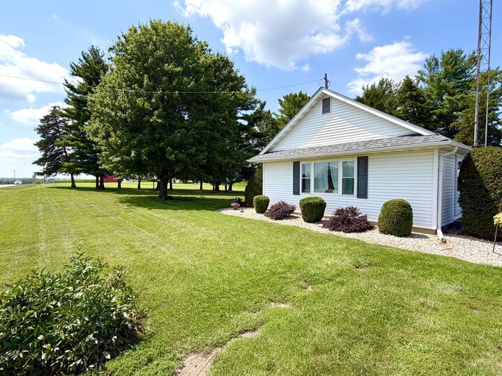 Property Photo: 843 N 2401 Road IL 61348