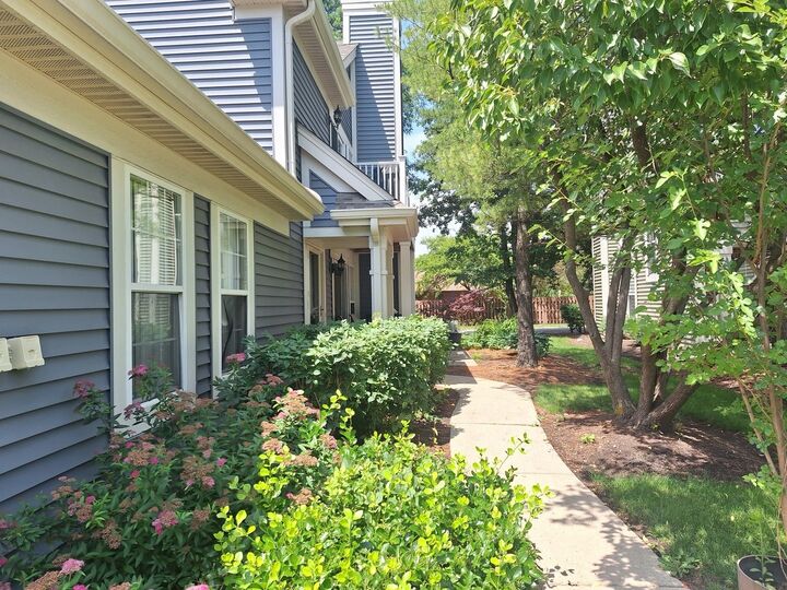 Property Photo: 1045 Talbots Lane 1045 IL 60007