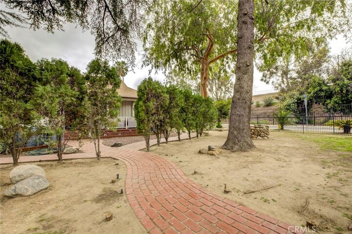 Property Photo: 15556 Valerio CA 91406