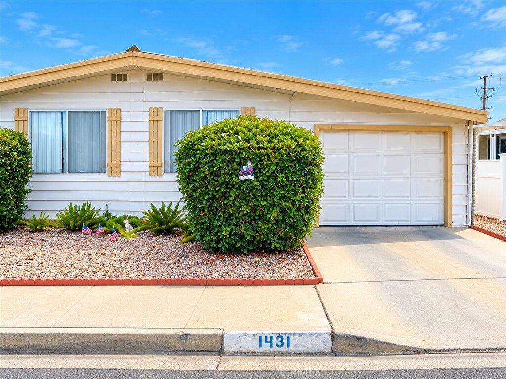 Property Photo:  1431 Bella Vista  CA 92543 