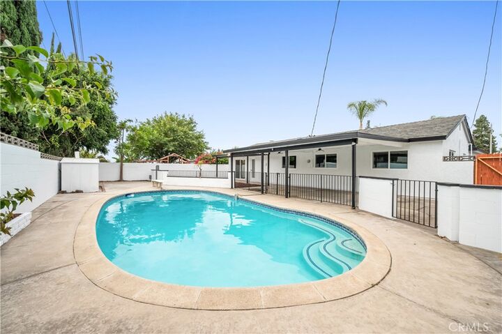 Property Photo:  10163 Oak Glen Avenue  CA 91763 