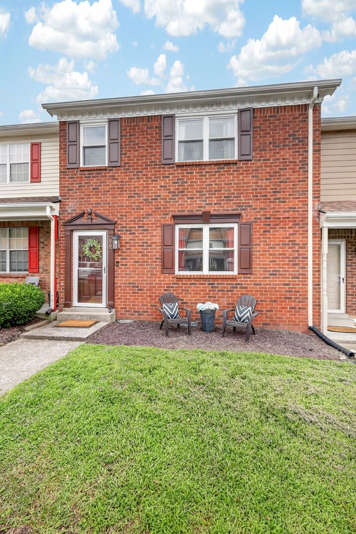 Property Photo:  430 Walton Ferry Rd 802  TN 37075 