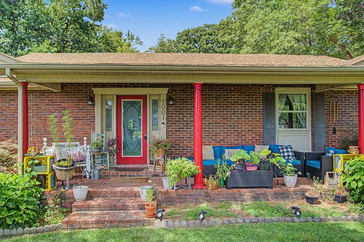 Property Photo:  1001 Due West Cir  TN 37083 