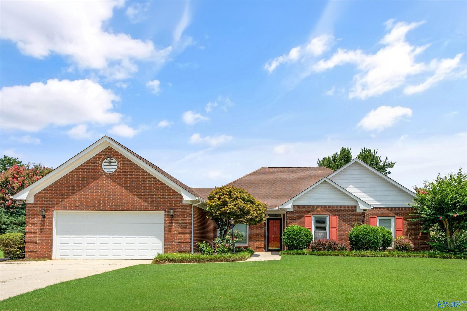 Property Photo:  2322 Villaret Drive  AL 35803 