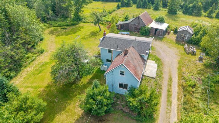 111 Minto Road — photo 1