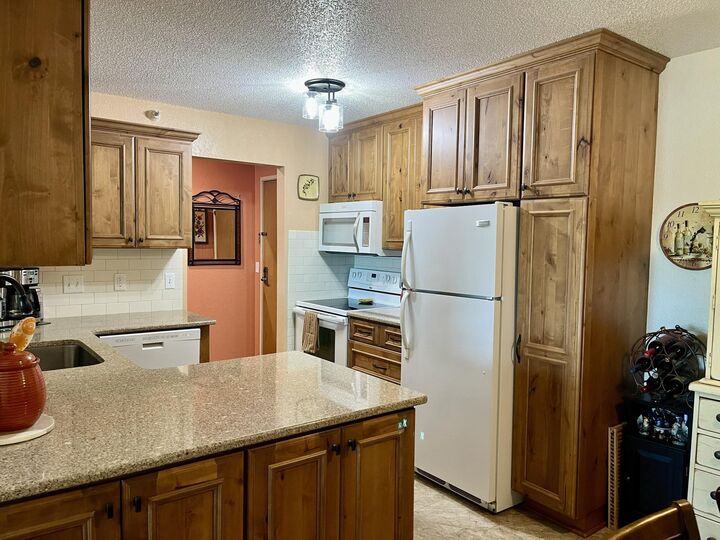 Property Photo:  101 Albion Avenue 301  MN 56031 