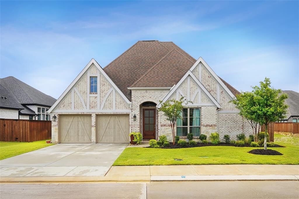Property Photo: 2618 Seth Drive TX 76065