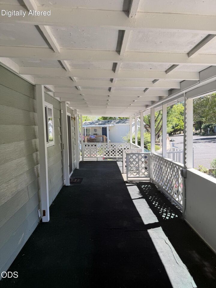 Property Photo:  1055 N 5th Street Unit 102  OR 97530 