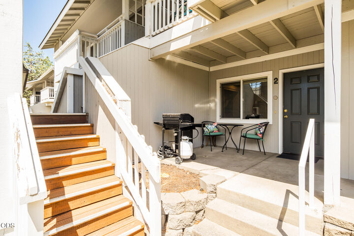 Property Photo:  1527 NW Juniper Street Apt 2  OR 97703 