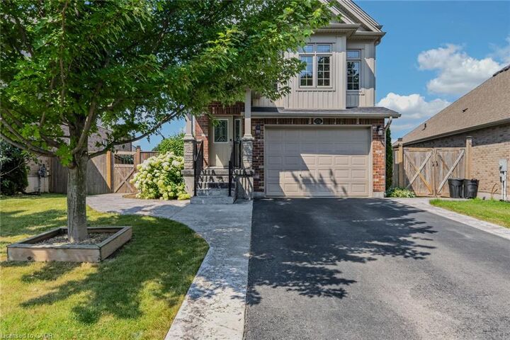 Property Photo: 174 Woodway Trail ON N3Y 0B8