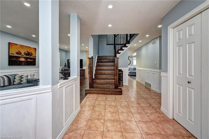 Property Photo:  