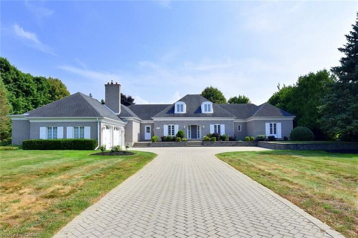111 St Andrews Drive — photo 1