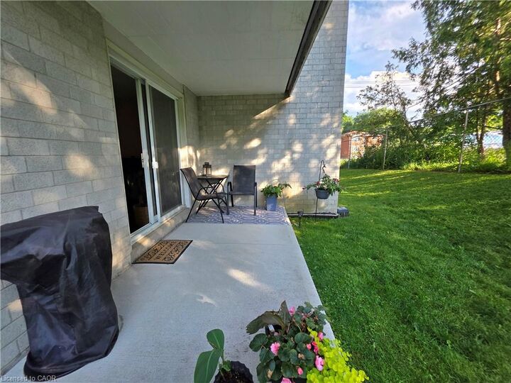 Property Photo: 24 Mooregate Crescent 103 ON N2M 2G1
