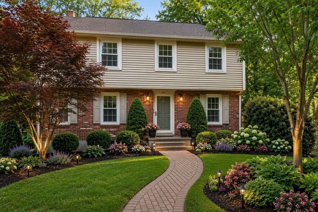 Property Photo:  11 Bacon Rd  MA 01701 