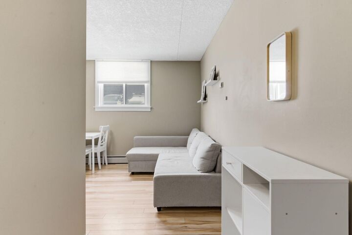 Property Photo:  315 9A Street NW 103  AB T2N 1T7 