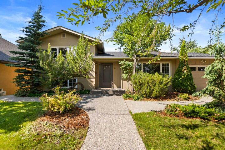 Property Photo: 21 Roseview Drive NW AB T2K 1N8