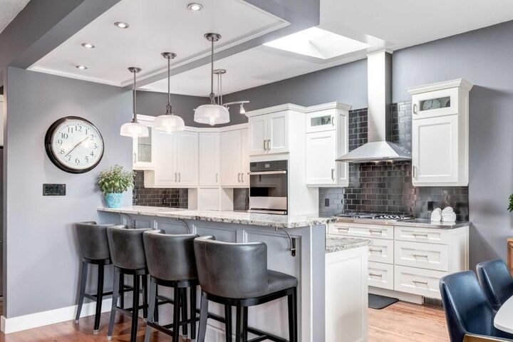 Property Photo: 2031 30 Avenue SW AB T2T 1R3
