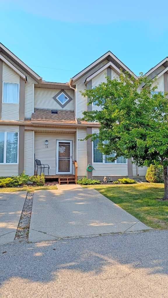 12 Shawbrooke Court SW — photo 1
