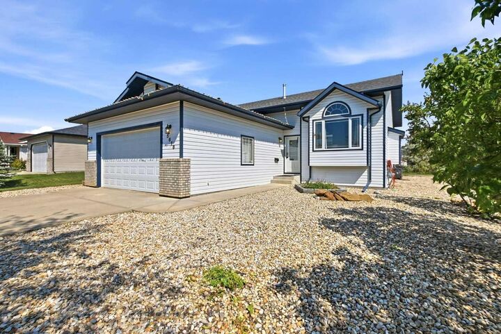 Property Photo:  5618 Panorama Drive  AB T4M 0E8 