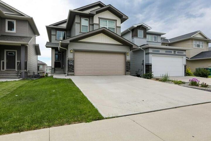 Property Photo:  567 Moonlight Lane W  AB T1J 5M1 