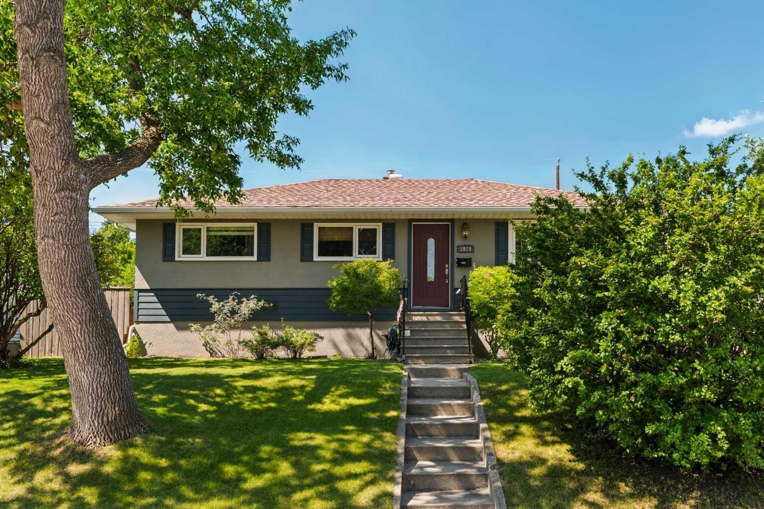 Property Photo: 5919 Thornton Road NW AB T2K 3C3