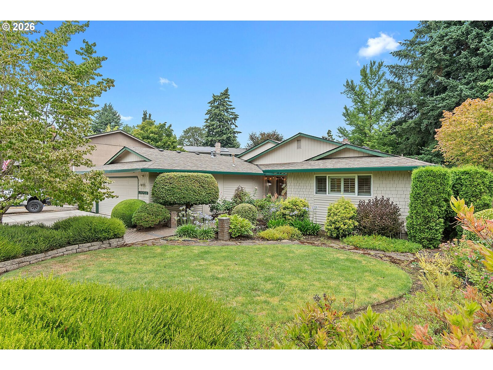 Property Photo: 13068 SE Capistrano Ct OR 97222
