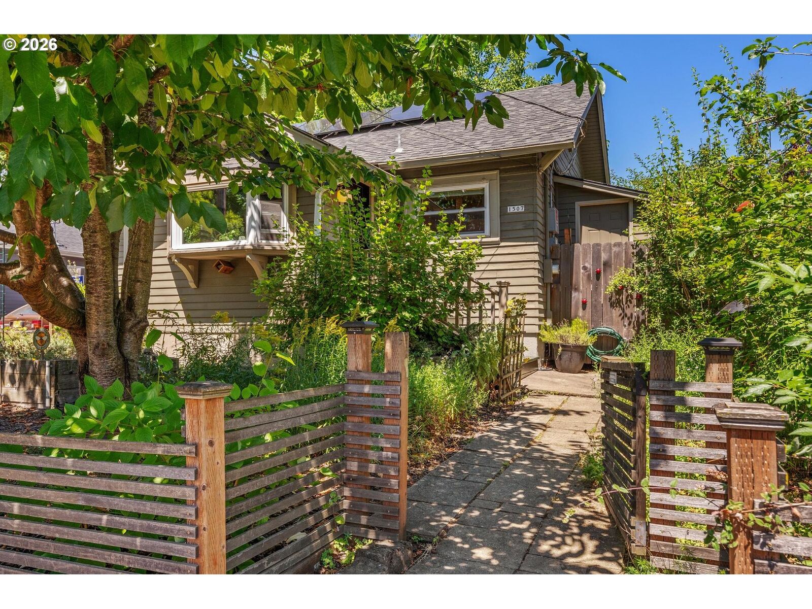 Property Photo: 1507 N Watts St OR 97217