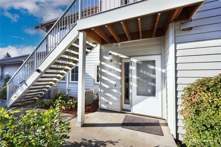 Property Photo:  523 W Kellogg Road  WA 98226 