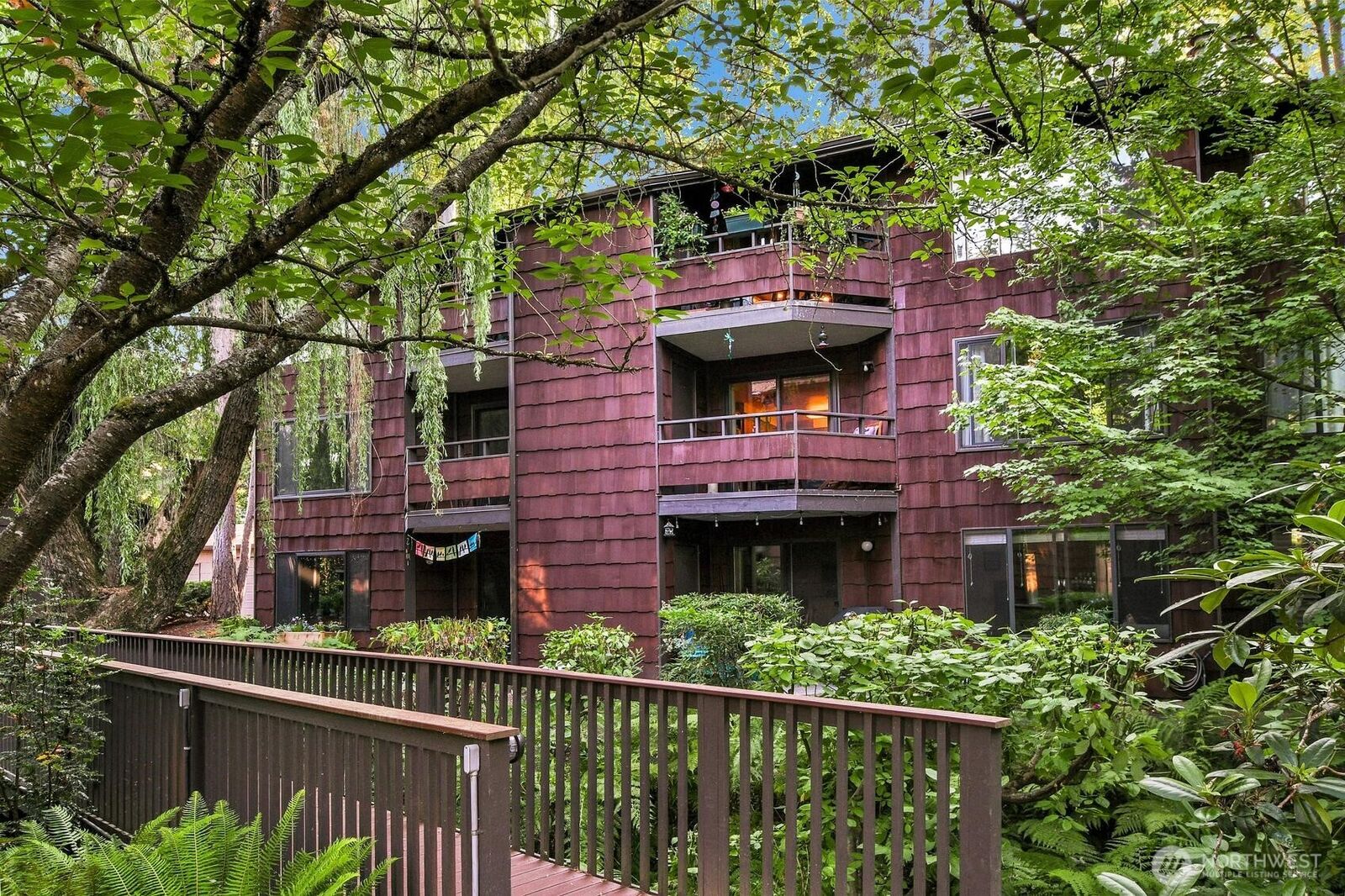 Property Photo: 2300 NE 89th Street 2304 WA 98115