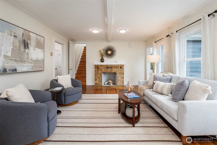 Property Photo:  610 N  125th Street  WA 98133 