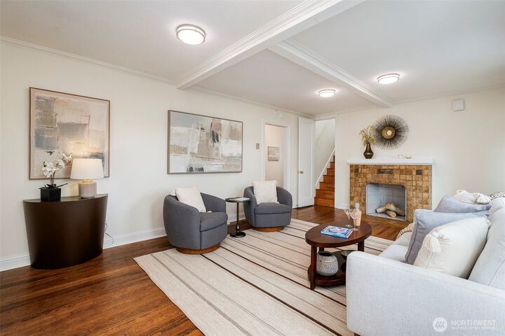 Property Photo:  610 N  125th Street  WA 98133 