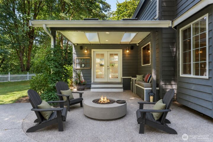 Property Photo: 6808 Old Forest Lane SE WA 98501