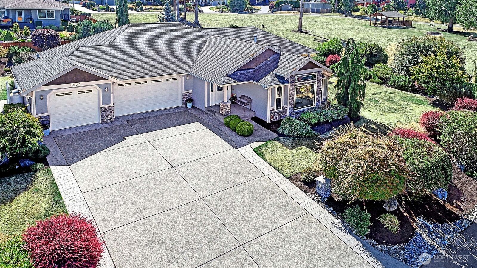 Property Photo: 1030 Kingswood Drive WA 98282