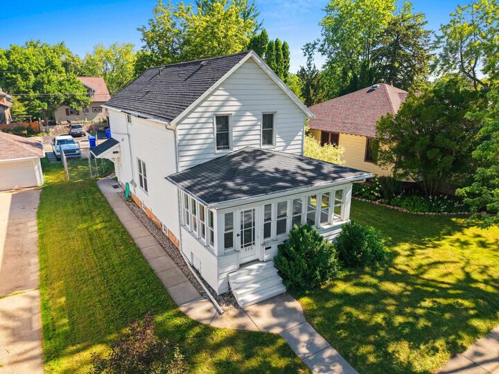 Property Photo:  306 W 6th Street  WI 54130-2306 