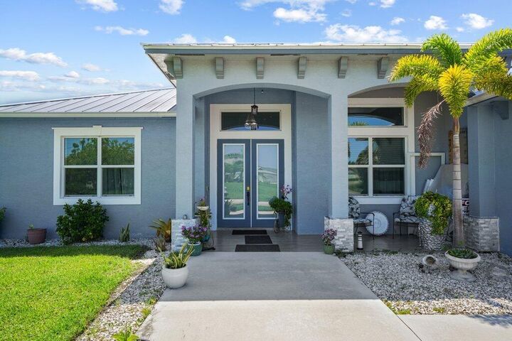 Property Photo:  2198 SW Alminar Street  FL 34953 