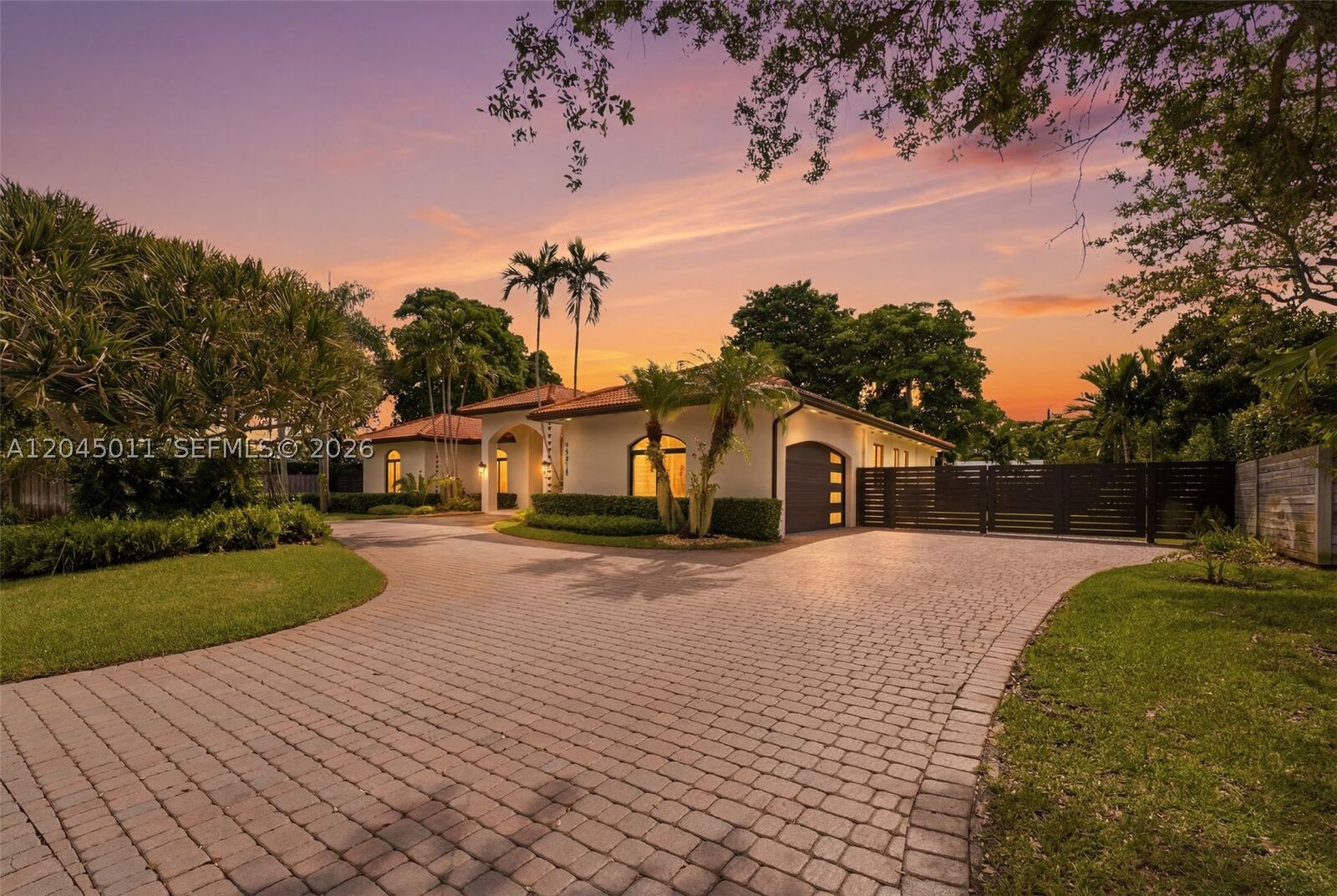 Property Photo: 16615 SW 82nd Ct FL 33157