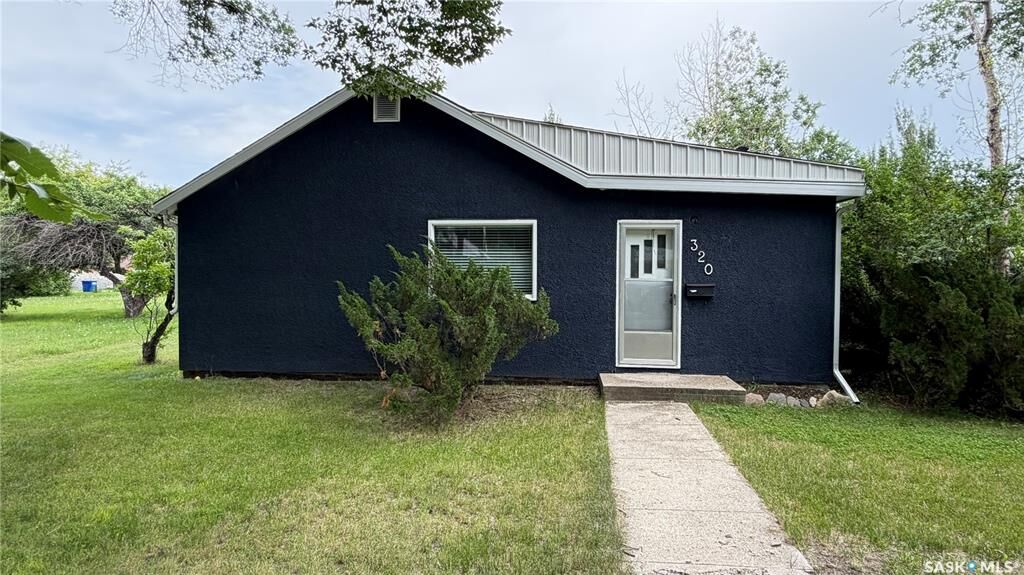 Property Photo: 320 Aspen Street SK S0N 1N0